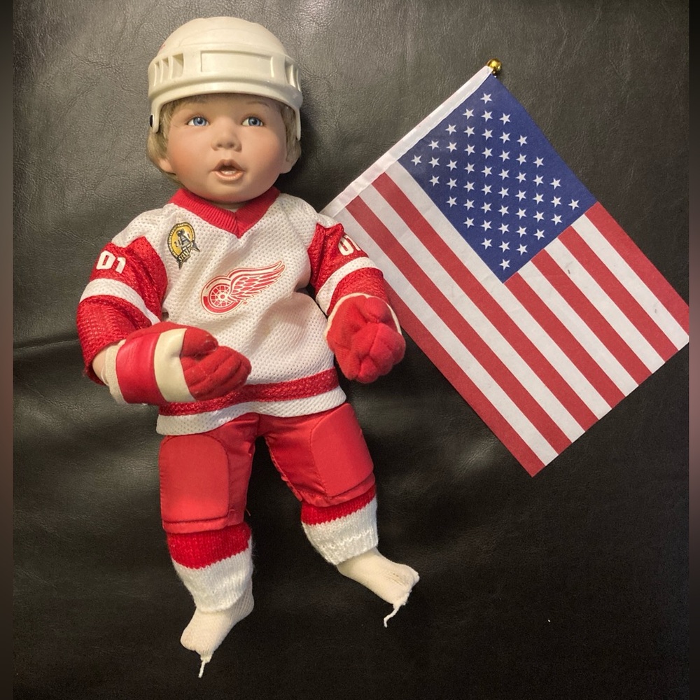 Ashton-Drake Galleries Porcelain Doll - Detroit Red Wings 2002 Champs 🇺🇸